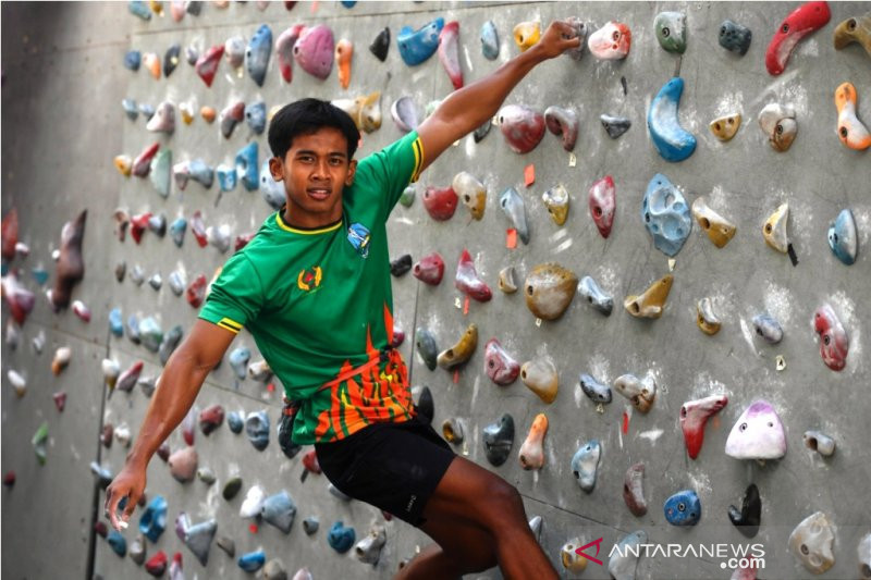 East Java 'Spiderman' ready to climb to top spot at PON