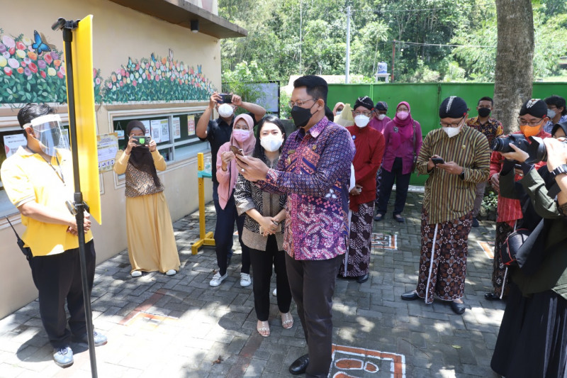Uji coba pembukaan "Merapi Park" dengan aplikasi PeduliLindungi