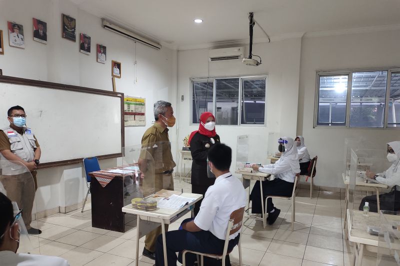 Pemkot Bandarlampung tambah sekolah untuk uji coba PTM