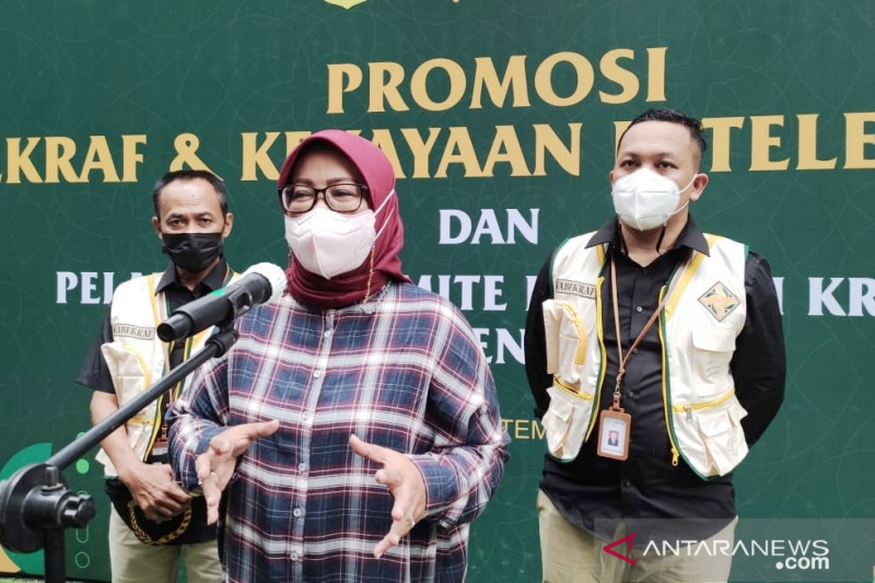 Bupati Bogor kukuhkan Komite Kabekraf demi pulihkan ekonomi