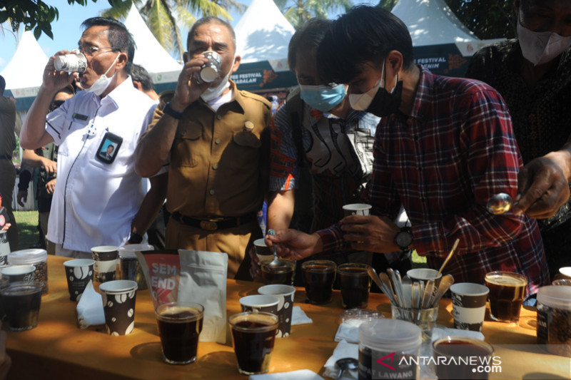 Fun Cupping di perayaan hari pariwisata