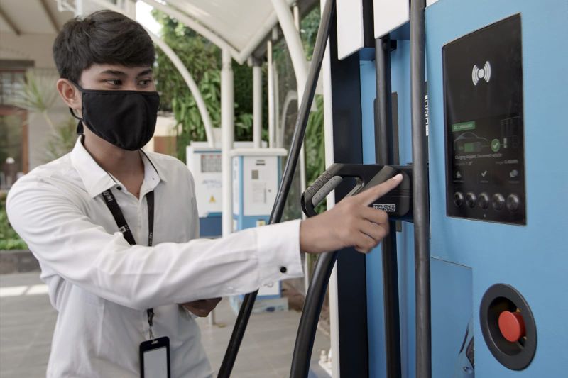 PLN Cari Mitra Usaha untuk Bangun Lebih dari 100 SPKLU