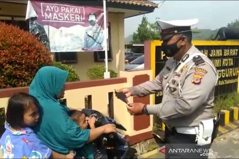 Polres Sukabumi razia kelengkapan kendaraan bermotor