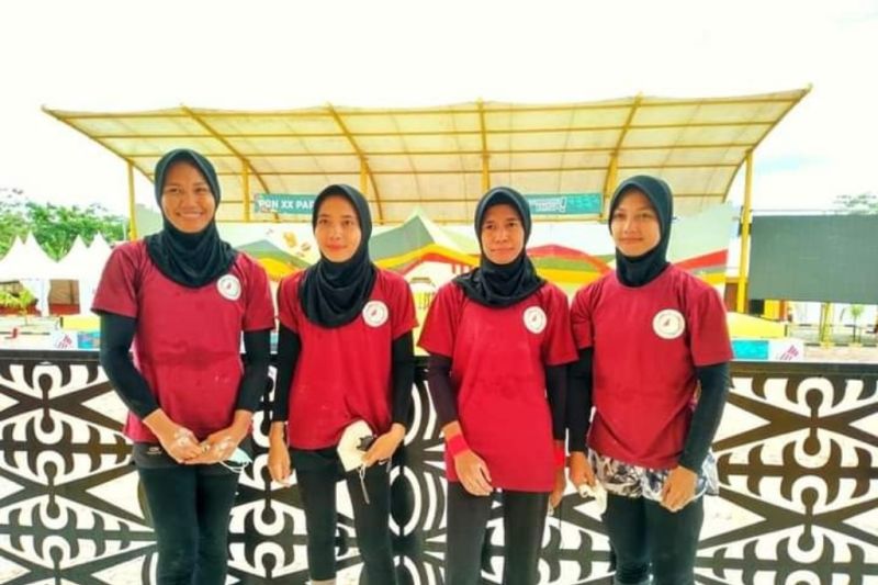 Women's rock climbing team secures first PON gold for NTB