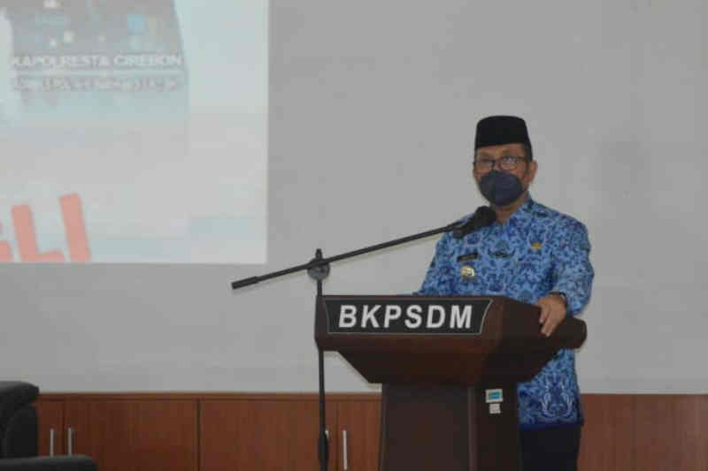 Bupati Cirebon minta masyarakat berani laporkan ASN yang lakukan pungli