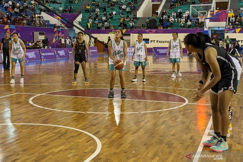 Tim basket putri Jatim raih kemenangan kedua dengan menundukkan Jabar