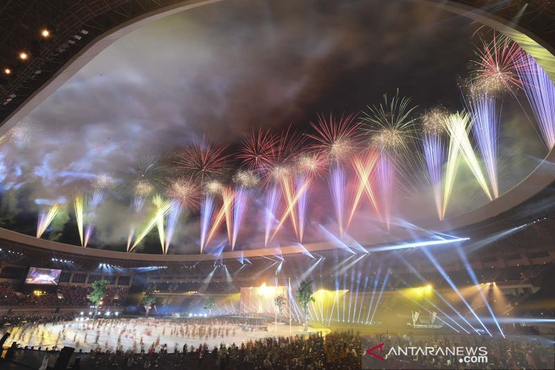 Fireworks wrap up XX Papua PON opening ceremony