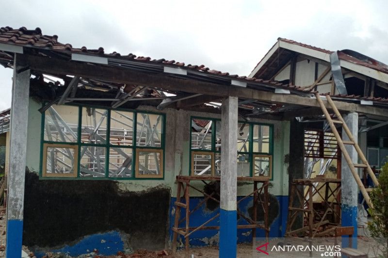 Bupati Cianjur perintahkan inspektorat daerah audit bangunan sekolah ambruk