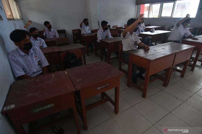 SEKOLAH TATAP MUKA DI PALU