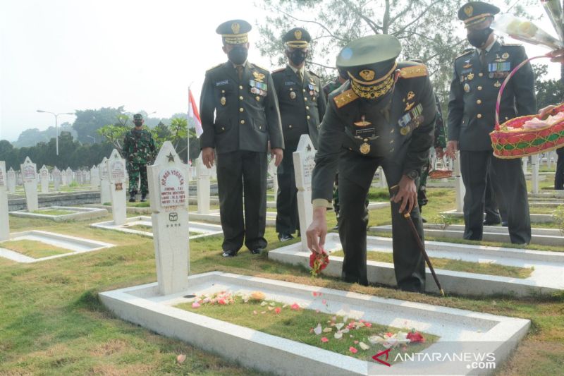 Mayor Jenderal TNI Agus Subiyanto berpeluang jadi Pangkostrad