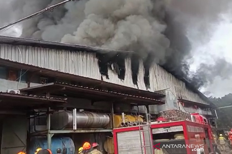 Kebakaran terjadi di pabrik garmen di pusat Kota Bandung