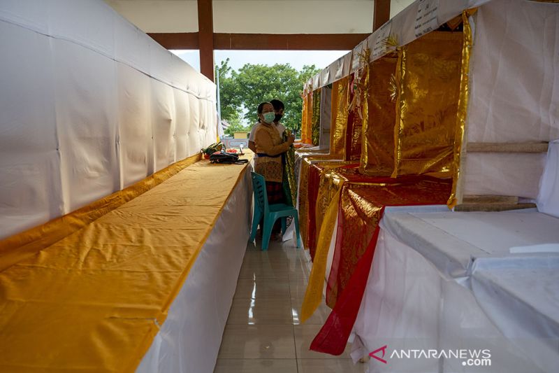 Persiapan Upacara Ngaben Ngerit di Palu