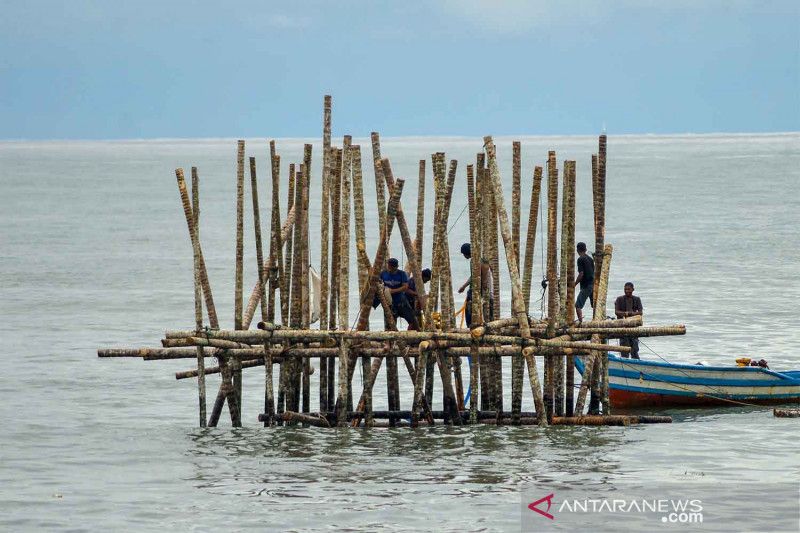 Pembangunan rambu suar Muara Pantai Padang - ANTARA News