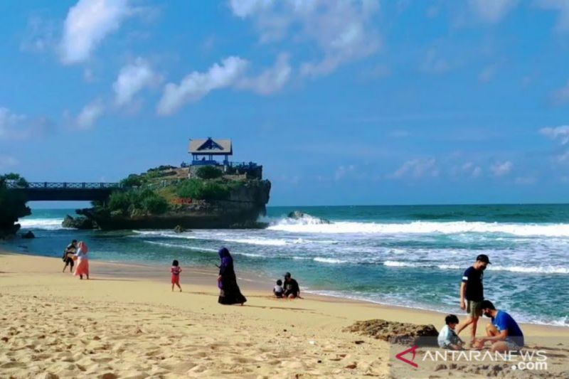 PHRI DIY mengusulkan uji coba pembukaan destinasi wisata pantai