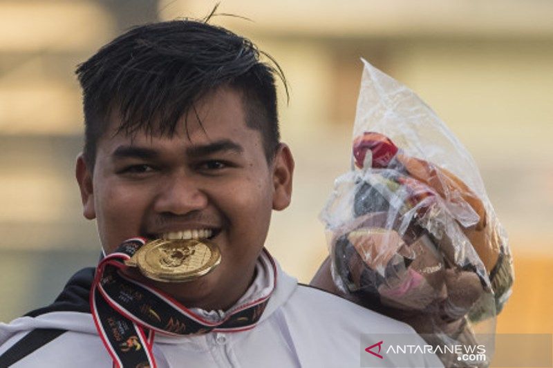 Atlet Sumbar Rafika Putra Pecahkan Rekor Lontar Martil PON Papua