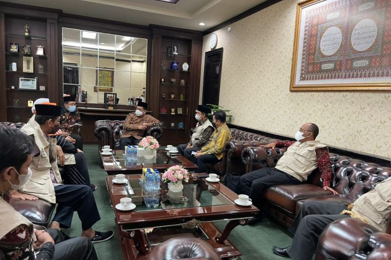 DPRD Sulteng temui pimpinan ponpes bahas Raperda pesantren