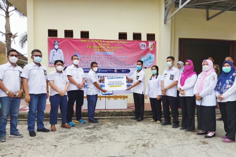 PT Pusri beri bantuan 3.000 dosis vaksin Sinopharm