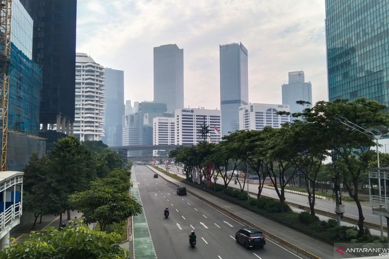 Cuaca cerah dan hujan ringan-sedang di sejumlah kota di Tanah Air pada hari pertama 2022