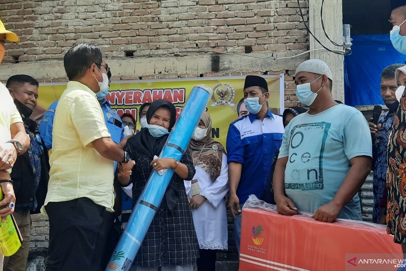 Korban kebakaran di Sungai Garinggiang, terima bantuan dari Kemensos RI