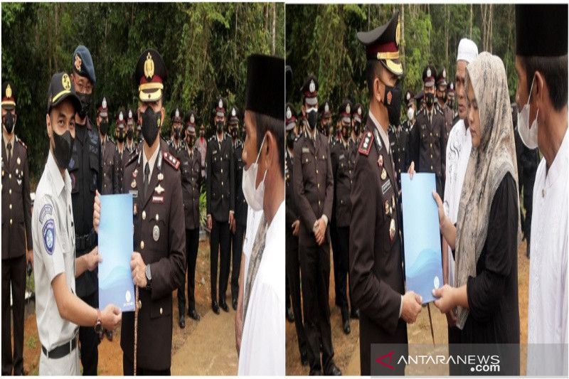 Jasa Raharja serahkan santunan untuk personel Brimob korban laka lantas di Papua