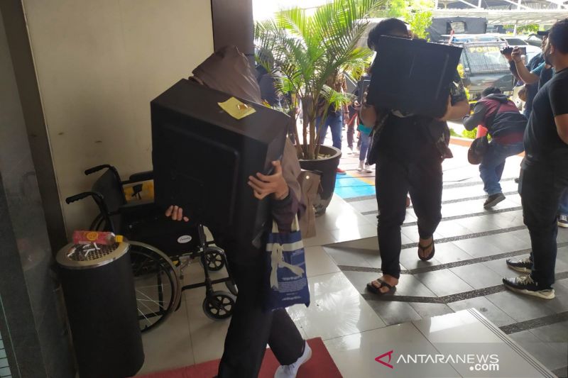Polda Jabar pulangkan 79 orang terkait pinjol ilegal ke Yogyakarta