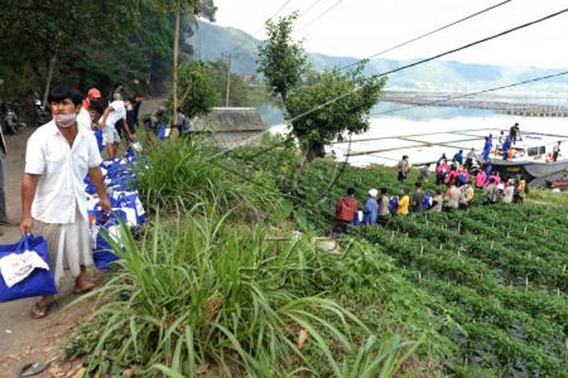 Distribusi bantuan warga terdampak gempa