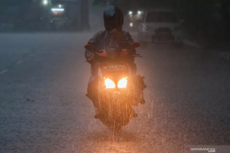 Sejumlah daerah di Indonesia berpotensi hujan lebat