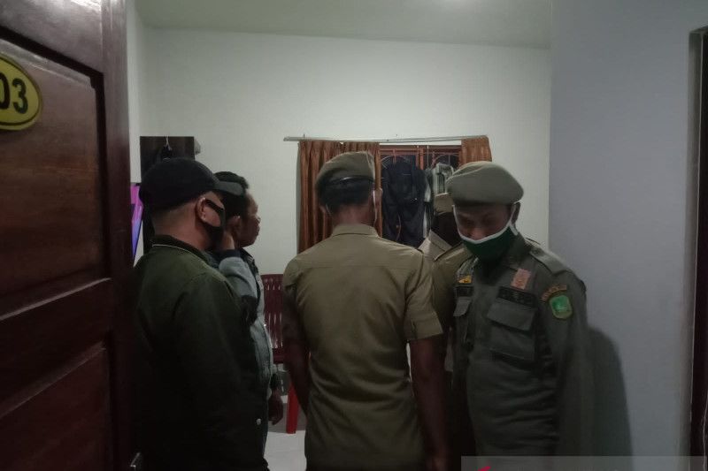 Tujuh pasangan mesum di Selatpanjang digrebek petugas, ada yang berbalut handuk