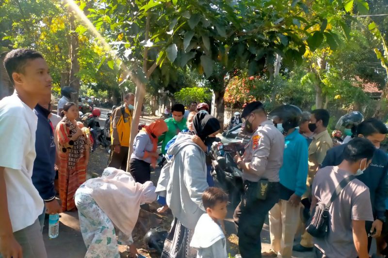 Gara-gara oli tercecer, 10 sepeda motor di Pancor tergelincir berjamaah