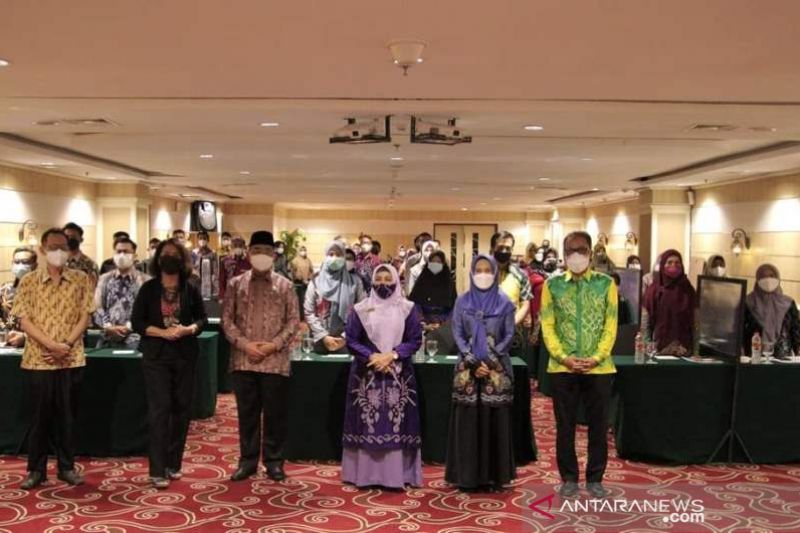 Bupati HSS buka pelatihan service excellence front office MPP