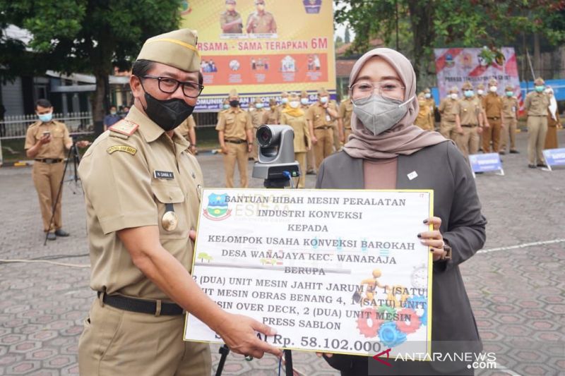 Pemkab Garut beri bantuan mesin produksi bagi IKM