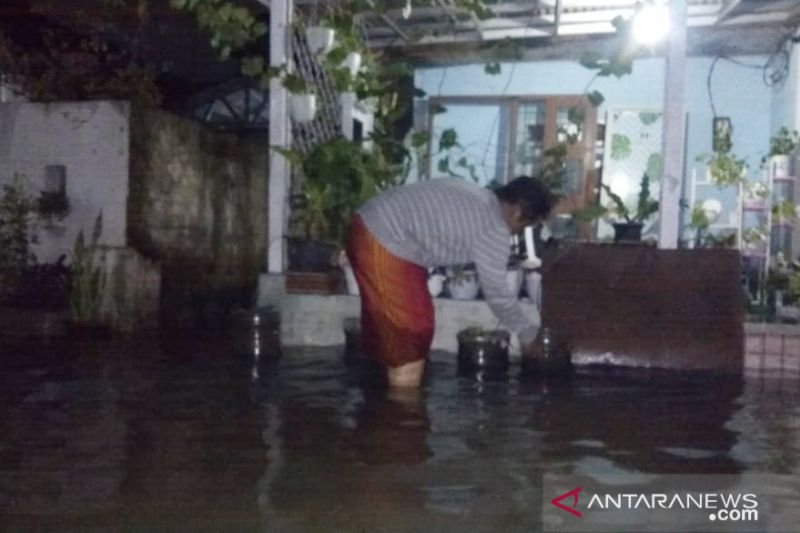 Kampung Bojong Jengkol Bogor terendam banjir hingga sepinggang