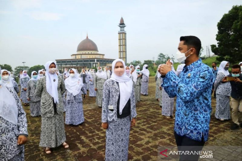 Bupati Bandung Barat minta warga tak lengah setelah PPKM Level 2