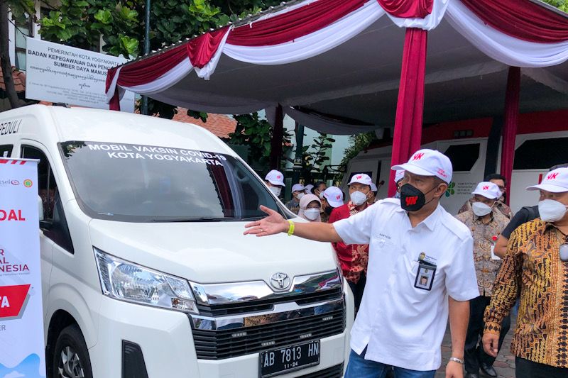 BEI membantu lima mobil vaksinasi ke Kota Yogyakarta