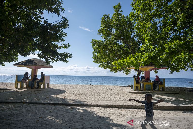 Kawasan Wisata Pantai Boneoge Ramai Dikunjungi Kembali