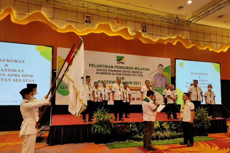 Penambang Kalsel diharapkan ilegal dan profesional