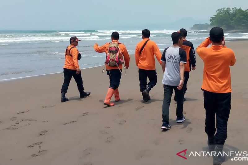 Basarnas Sukabumi masih cari wisatawan tenggelam di laut