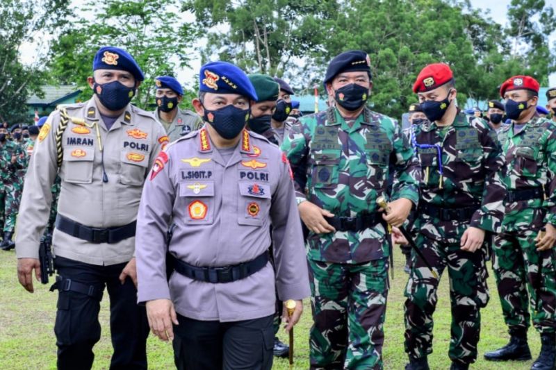 Beri Semangat Prajurit TNI-Polri, Kapolri: Pengabdian Terbaik Kepada Bangsa dan Masyarakat di Papua