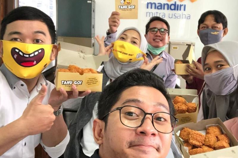 10.000 tahu gratis dibagikan di DIY dan Jateng