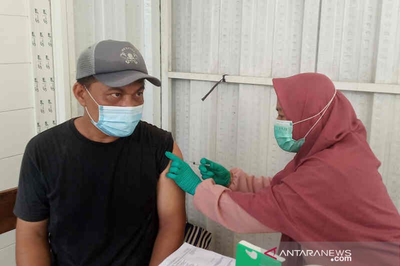 Kabupaten Cirebon berdayakan bidan desa untuk kejar capaian vaksinasi