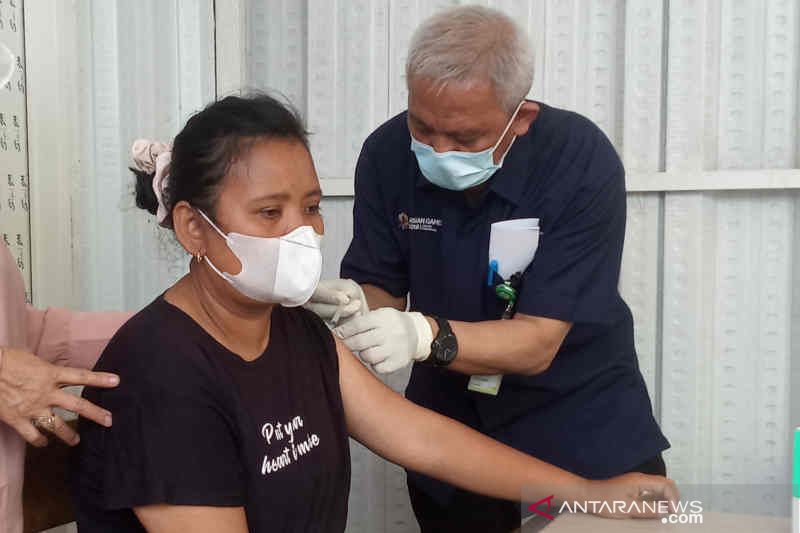 Pengguna tol di Cirebon antusias ikuti vaksinasi massal di tempat istirahat