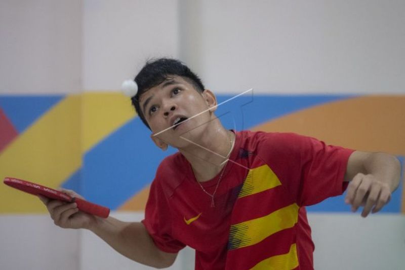 Atlet Tenis Meja National Paralympic Committee (NPC) Sumsel berlatih Hadapi Peparnas