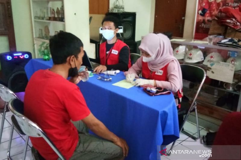 Sekitar 150 warga ikuti vaksinasi di markas PMI Cianjur