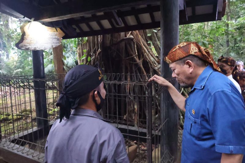 Ketua DPD RI ziarah ke makam penyebar agama Islam utusan Kesultanan Cirebon di Ciamis