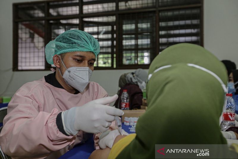 Vaksinasi COVID-19 dosis kedua di Kota Bandung capai 73 persen