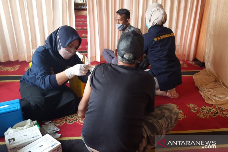 Polri gelar gerai vaksin permudah warga Kota Sukabumi dapatkan vaksinasi