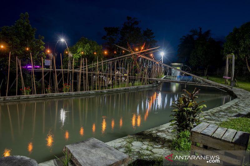 SIASATI PANDEMI DENGAN KAFE TENGAH SAWAH