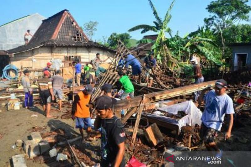 Dampak Angin Puting Beliung Di Grobogan