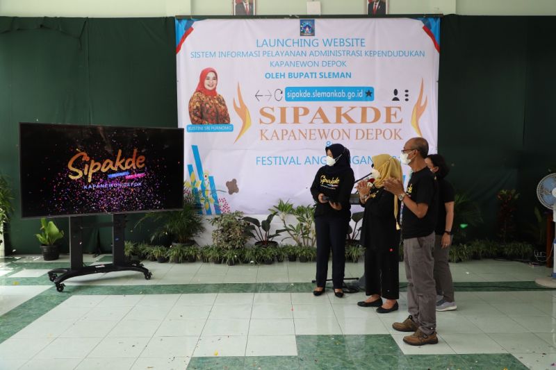 Bupati Sleman meresmikan peluncuran aplikasi "Sipakde" Kecamatan Depok