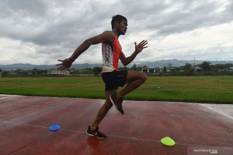 LATIHAN ATLETIK SULTENG JELANG PEPARNAS PAPUA